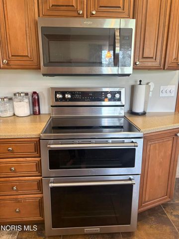 23746 W State Route 579, Curtice, OH 43412