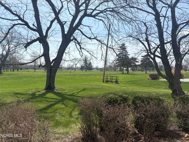 23746 W State Route 579, Curtice, OH 43412