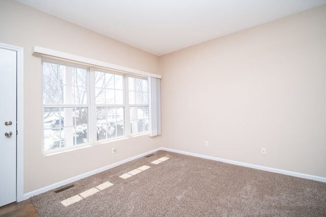 635 STONEGATE Drive, Sycamore, IL 60178