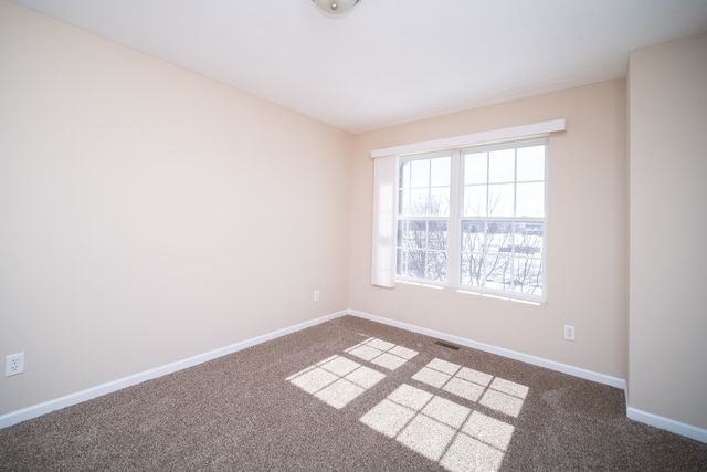 635 STONEGATE Drive, Sycamore, IL 60178