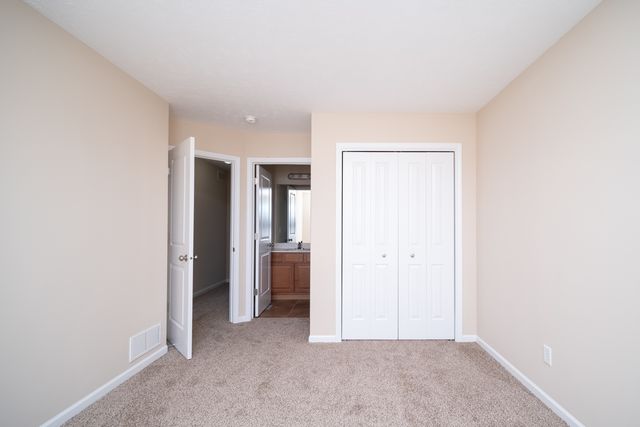 635 STONEGATE Drive, Sycamore, IL 60178