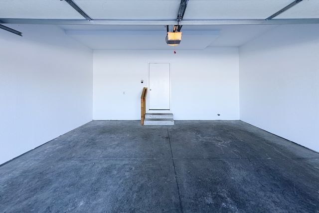 635 STONEGATE Drive, Sycamore, IL 60178