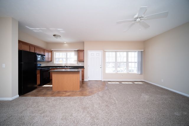 635 STONEGATE Drive, Sycamore, IL 60178