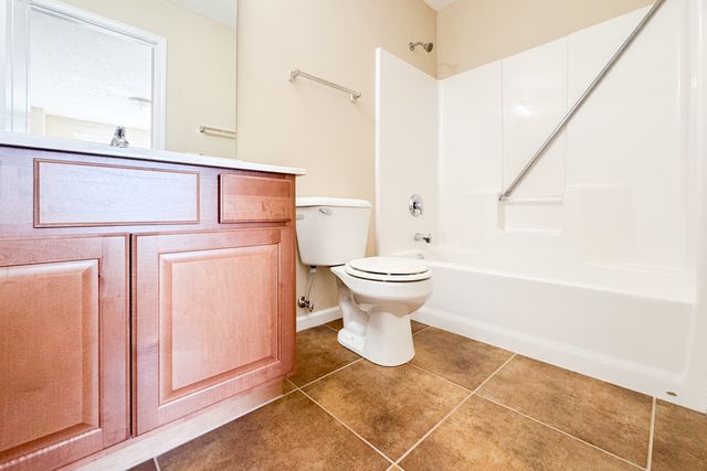 635 STONEGATE Drive, Sycamore, IL 60178