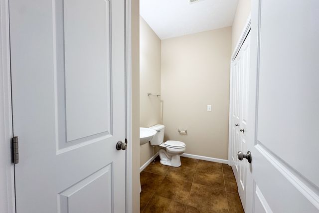 635 STONEGATE Drive, Sycamore, IL 60178