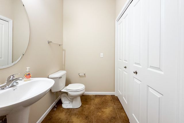 635 STONEGATE Drive, Sycamore, IL 60178