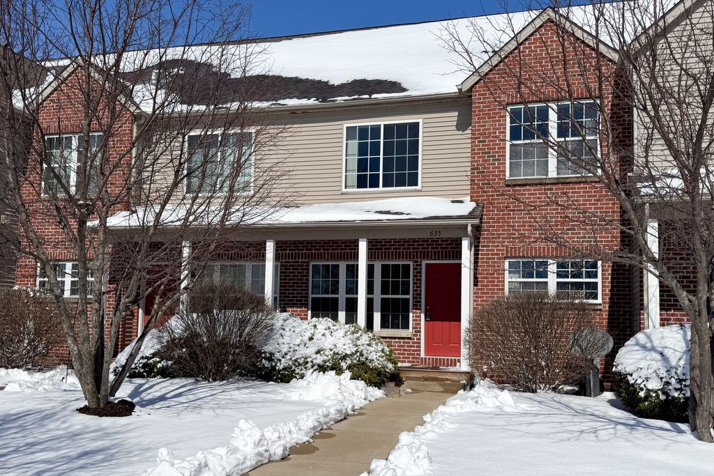 635 STONEGATE Drive, Sycamore, IL 60178