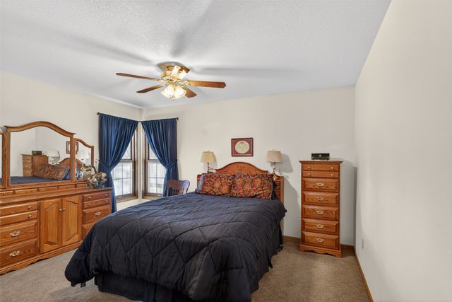 1267 Bentwood Court, Altoona, IA 50009