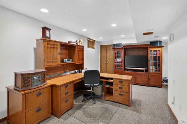 1267 Bentwood Court, Altoona, IA 50009