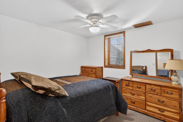 1267 Bentwood Court, Altoona, IA 50009