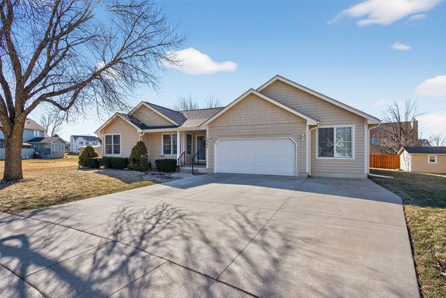 1267 Bentwood Court, Altoona, IA 50009