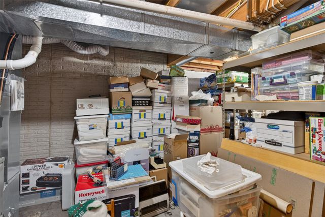 1267 Bentwood Court, Altoona, IA 50009