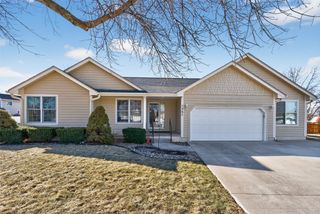 1267 Bentwood Court, Altoona, IA 50009