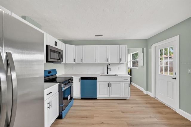 412 59TH AVENUE DRIVE W, Bradenton, FL 34207