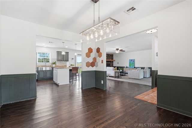 13185 S 289th East Avenue, Coweta, OK 74429