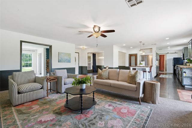 13185 S 289th East Avenue, Coweta, OK 74429
