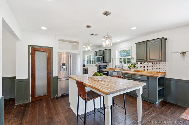 13185 S 289th East Avenue, Coweta, OK 74429