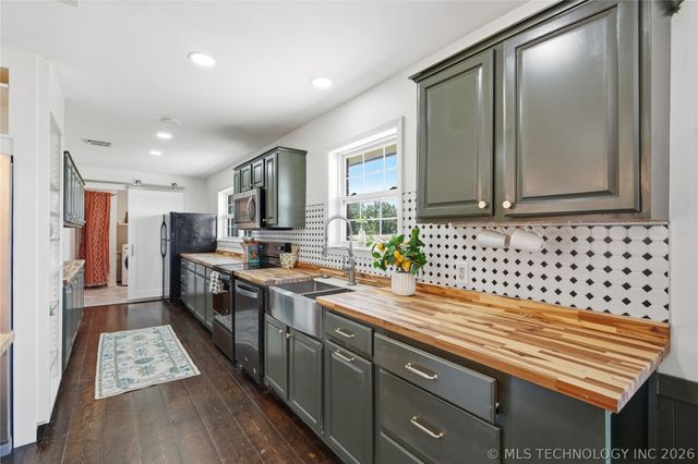 13185 S 289th East Avenue, Coweta, OK 74429