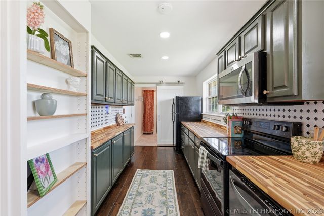 13185 S 289th East Avenue, Coweta, OK 74429