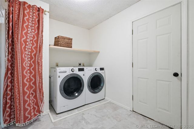 13185 S 289th East Avenue, Coweta, OK 74429