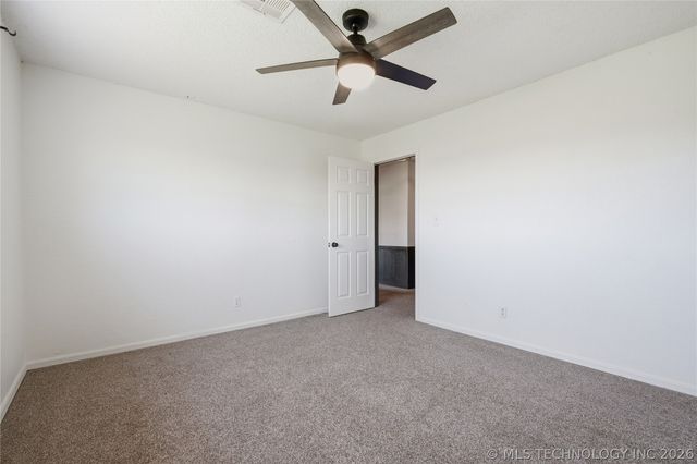 13185 S 289th East Avenue, Coweta, OK 74429