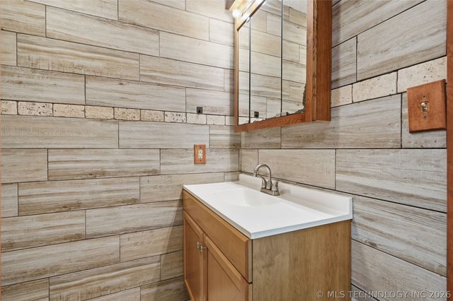 13185 S 289th East Avenue, Coweta, OK 74429