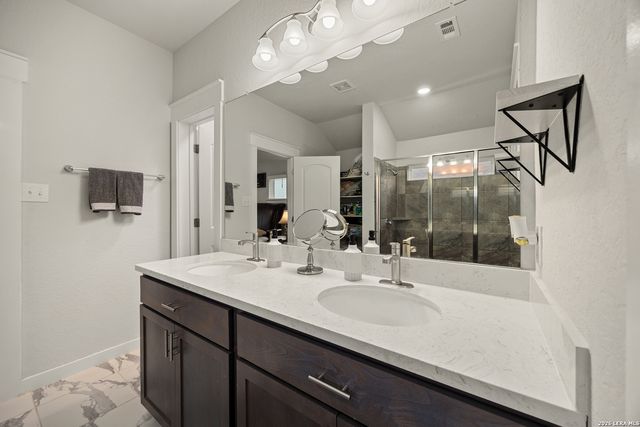 8302 Nutley Ct, Converse, TX 78109