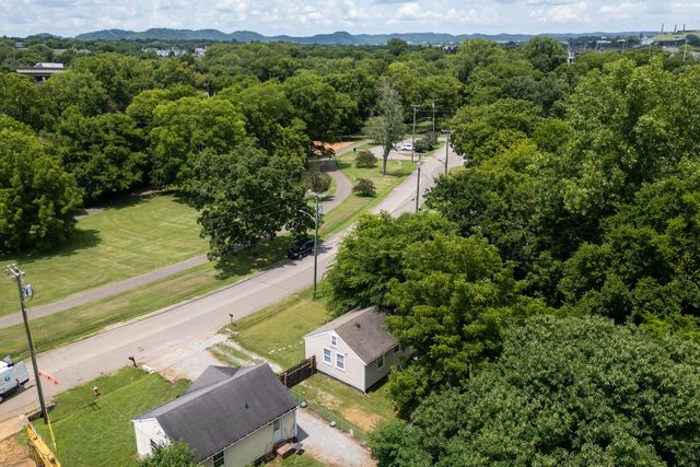 712 Delray Dr, Nashville, TN 37209