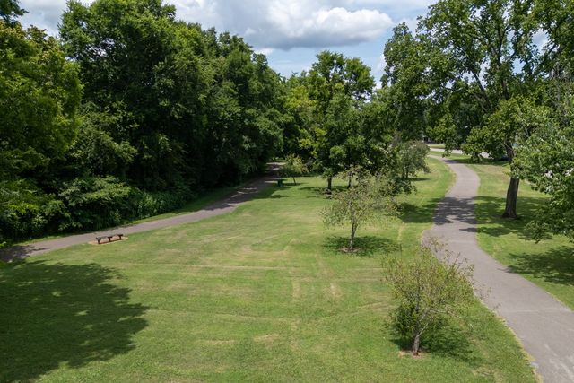 712 Delray Dr, Nashville, TN 37209