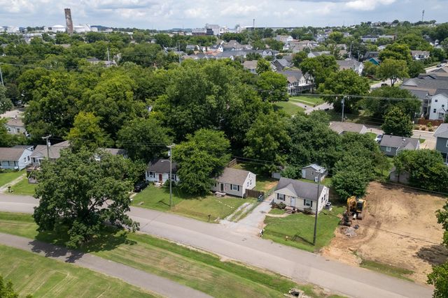 712 Delray Dr, Nashville, TN 37209