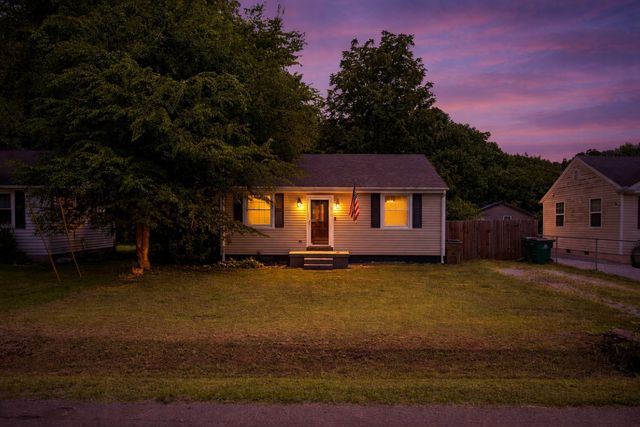 712 Delray Dr, Nashville, TN 37209