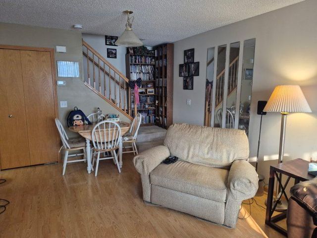 1833 Southcross Drive W 2202, Burnsville, MN 55306