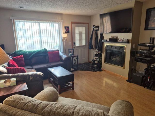 1833 Southcross Drive W 2202, Burnsville, MN 55306