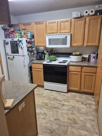 1833 Southcross Drive W 2202, Burnsville, MN 55306