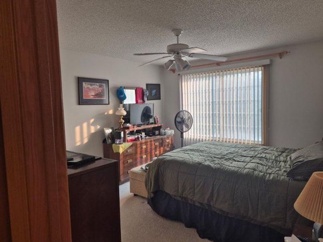 1833 Southcross Drive W 2202, Burnsville, MN 55306