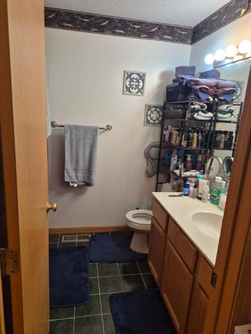 1833 Southcross Drive W 2202, Burnsville, MN 55306