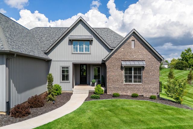 5077 Oak Ridge Court, Bettendorf, IA 52722