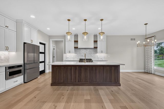 5077 Oak Ridge Court, Bettendorf, IA 52722