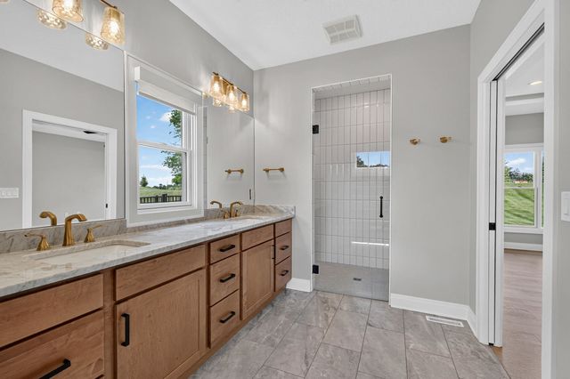 5077 Oak Ridge Court, Bettendorf, IA 52722