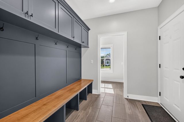 5077 Oak Ridge Court, Bettendorf, IA 52722