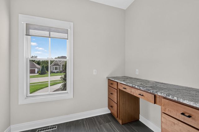 5077 Oak Ridge Court, Bettendorf, IA 52722