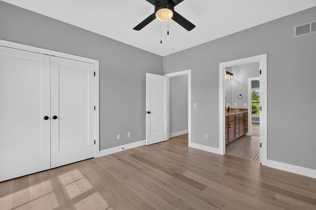 5077 Oak Ridge Court, Bettendorf, IA 52722
