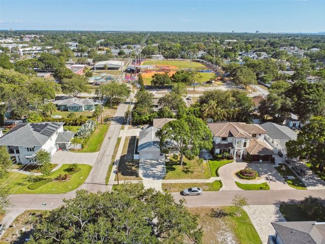 4002 W MULLEN AVENUE, Tampa, FL 33609
