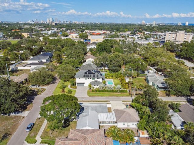 4002 W MULLEN AVENUE, Tampa, FL 33609