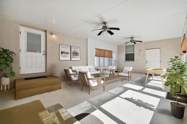 4002 W MULLEN AVENUE, Tampa, FL 33609