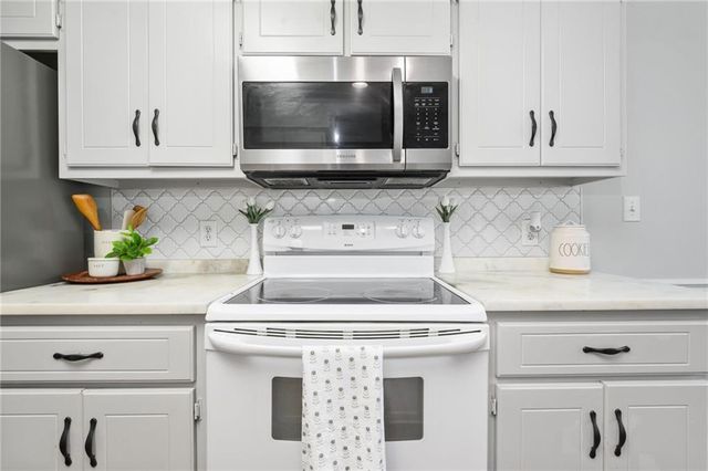10545 Elgin Drive S, Grand Bay, AL 36541