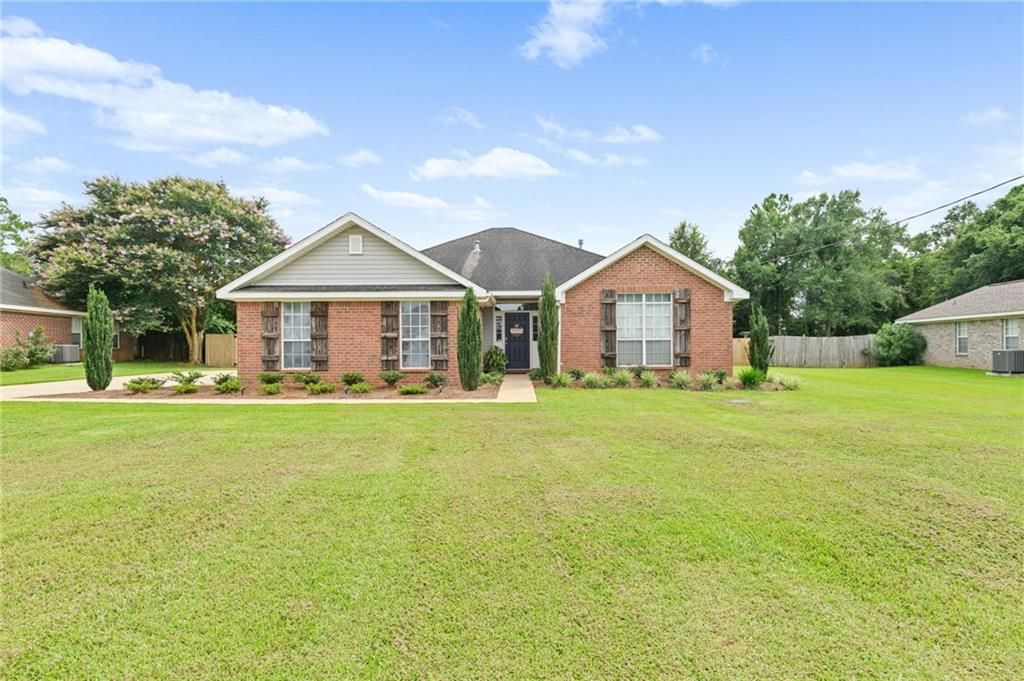 10545 Elgin Drive S, Grand Bay, AL 36541