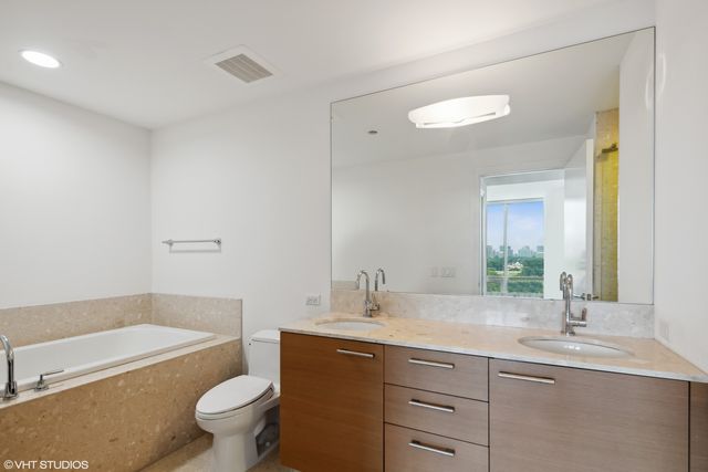 340 E Randolph Street 803, Chicago, IL 60601