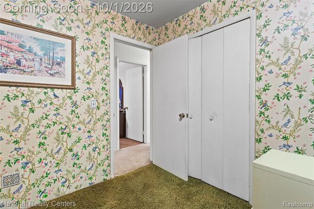 2700 W Walton Boulevard, Waterford, MI 48329