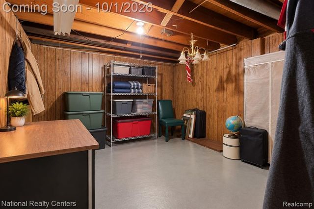 2700 W Walton Boulevard, Waterford, MI 48329